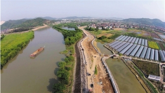 【河湖“清四亂”】違規堆渣要嚴查 強化監管守底線(xiàn) ——蕭山區進(jìn)化鎮渣土亂堆威脅浦陽(yáng)江堤防案例